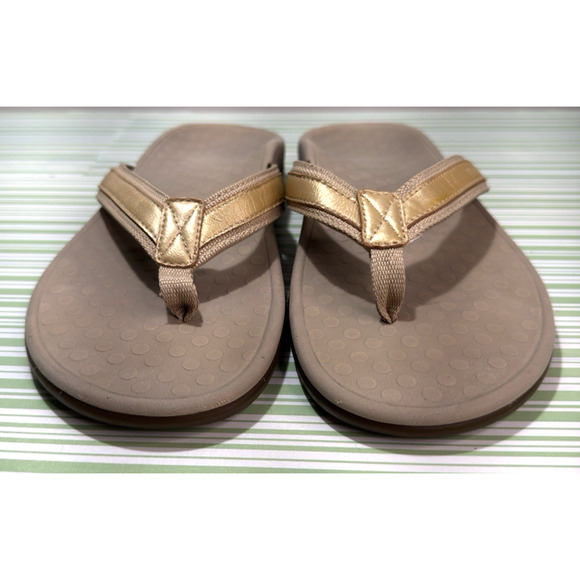 Vionic TIDE II Gold Mettallic Toe Post Flip Flop Sandals Women’s Size 8 EUC - Picture 2 of 8